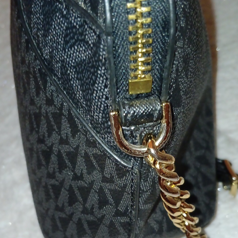 Michael Kors Preloved Black and Gold Crossbody Bag With New Replacement Strap. - Picture 5 of 14